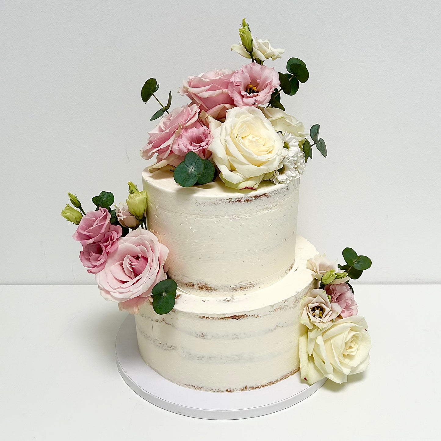 Naked Cake mit Blumen