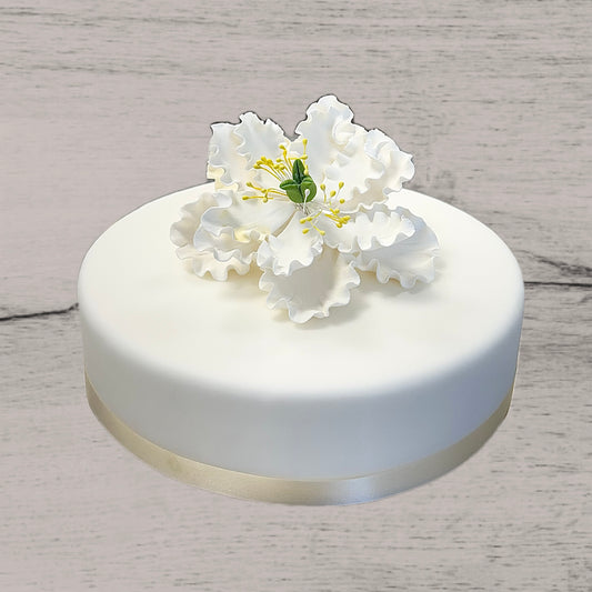 Fondanttorte weiß mit grosser Blume